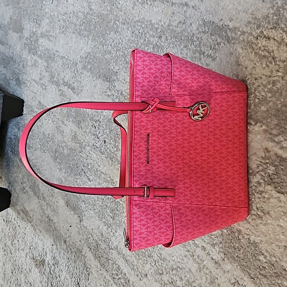 Michael Kors handbag / purse